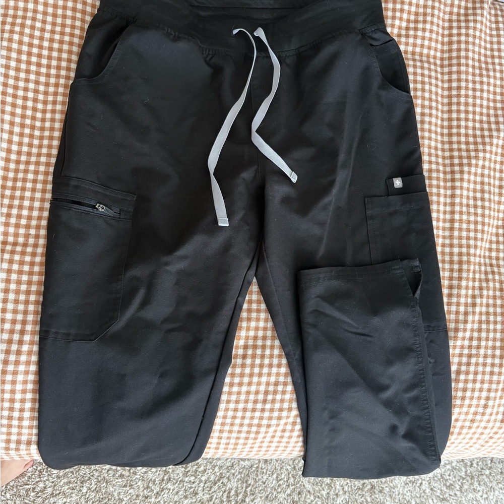 Figs Women's Black yola skinny/ not high wasted